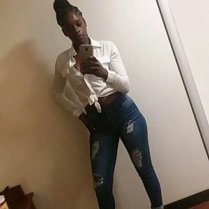 Meet your Posher, Ariane